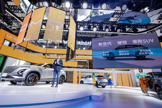  RB莱比锡与科技品牌达成合作，智能装备亮相赛场  